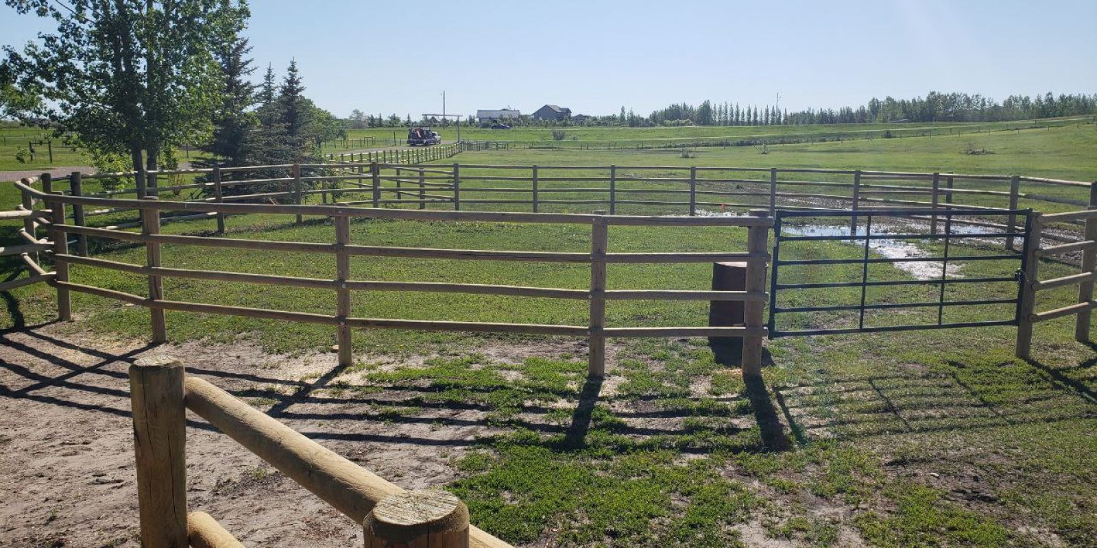 Round-Rail-Fence-for-Horses-18