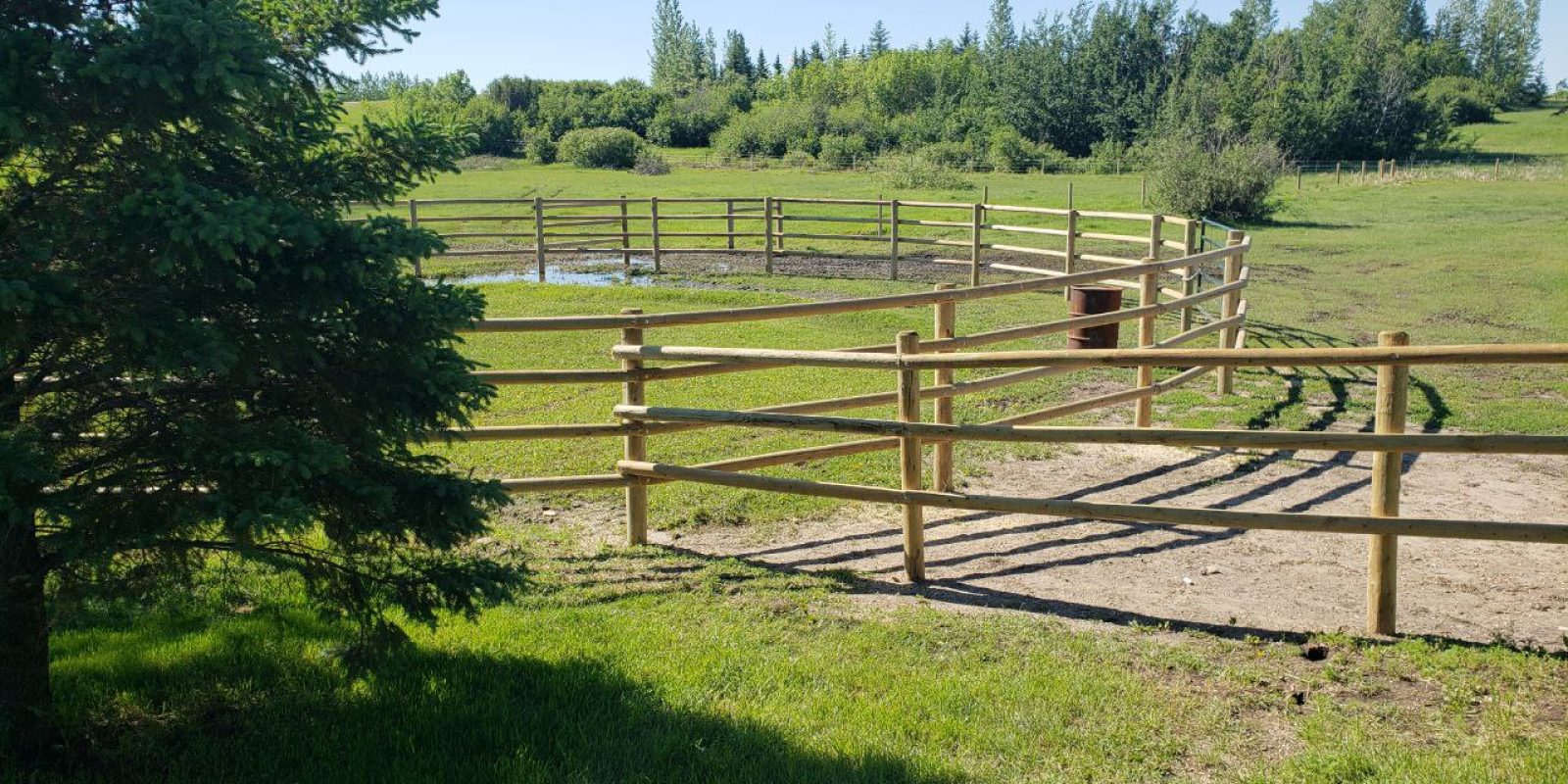 Round-Rail-Fence-for-Horses-2