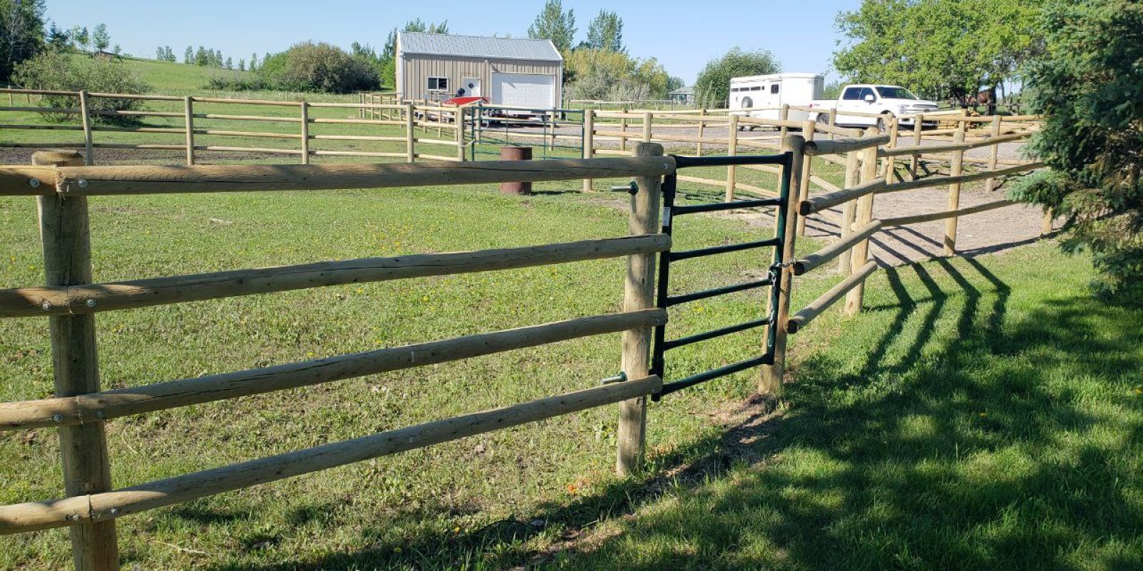 Round-Rail-Fence-for-Horses-20