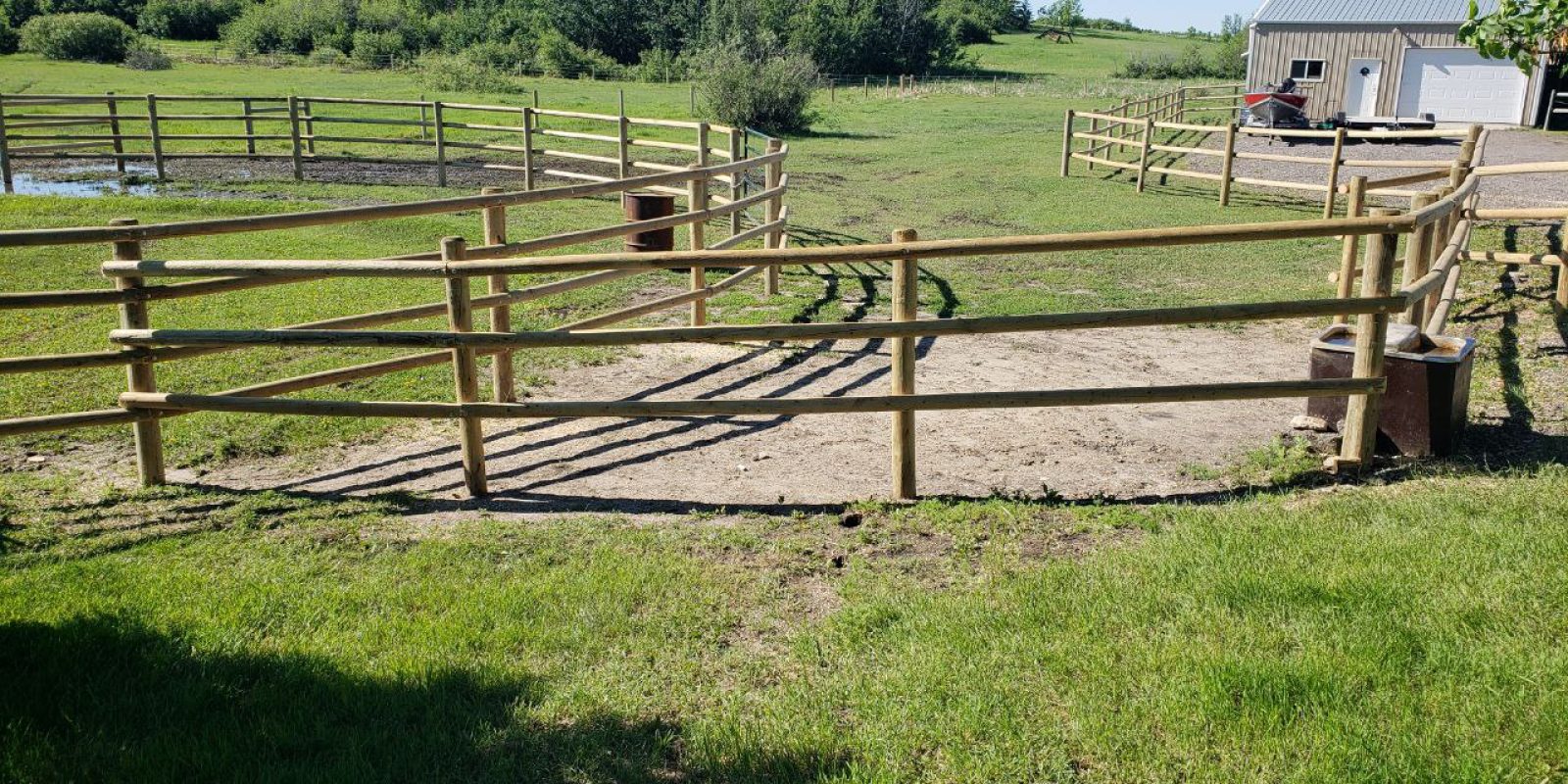 Round-Rail-Fence-for-Horses-3